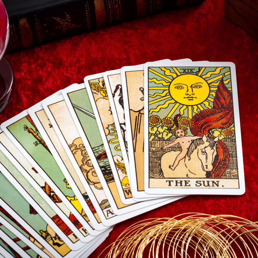 Conheça a terapia com Tarot: Saúde emocional com os arcanos do Tarot!