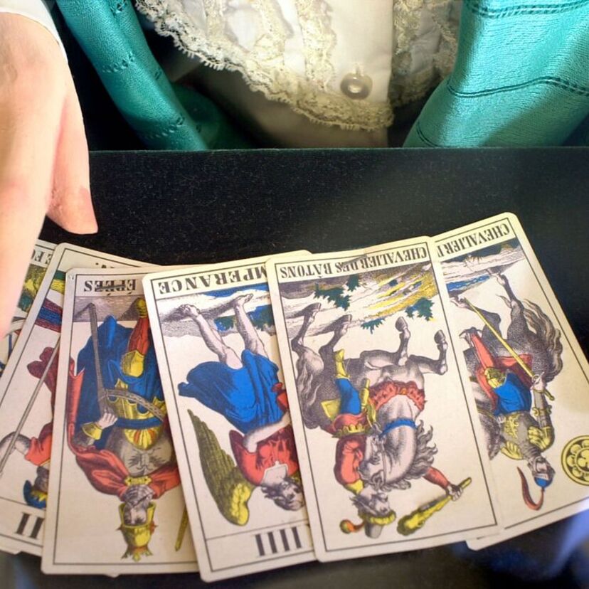 Significado do Tarot Egípcio: Arcanos Maiores, Menores e mais!