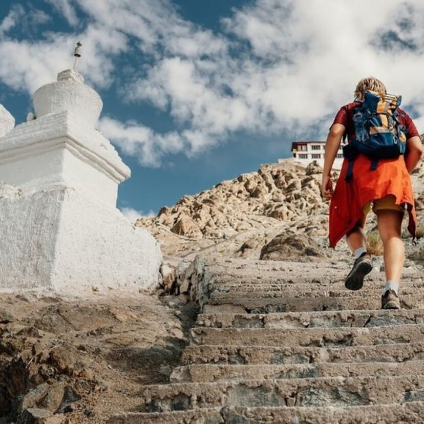 Sonhar que está subindo escada: com dificuldade, de madeira e mais!