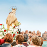 Sonhar com procissão: fúnebre, na igreja, com padre, católica e mais!