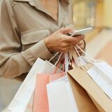 Sonhar com compras: de roupas, de casa, de carro, de comida e mais!