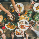 Sonhar com um banquete: chique, em casa, com muita comida e mais!