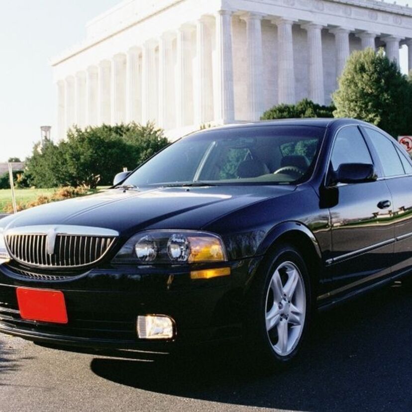 Sonhar com carros de luxo: preto, quebrado, compra, dirige e mais!