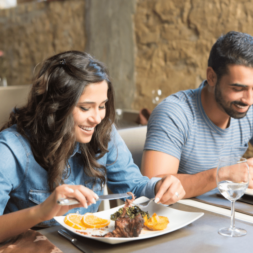 O que significa sonhar com jantar? Sozinho, com outras pessoas e mais! 