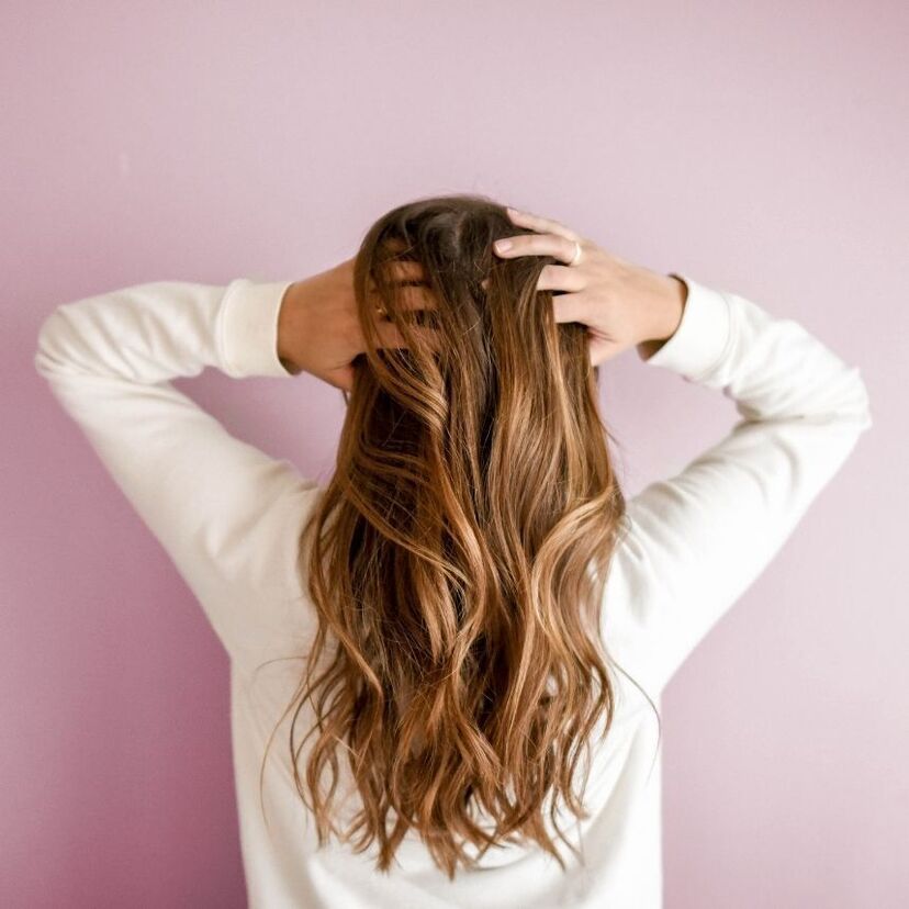 Simpatia para crescer o cabelo: Com bananeira, tesoura, chás e mais!