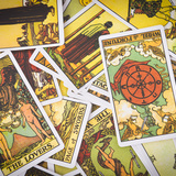 Significado da carta Valete de Paus no Tarot: no amor, na saúde e mais!