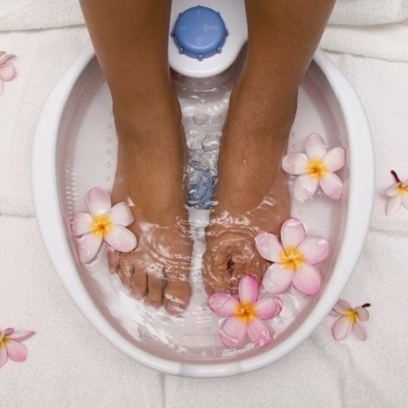 Os 10 melhores Spas dos pés para 2022: Hidromassageador Foot Spa da Multilaser, Aqua Foot 2 da Britânia e mais!