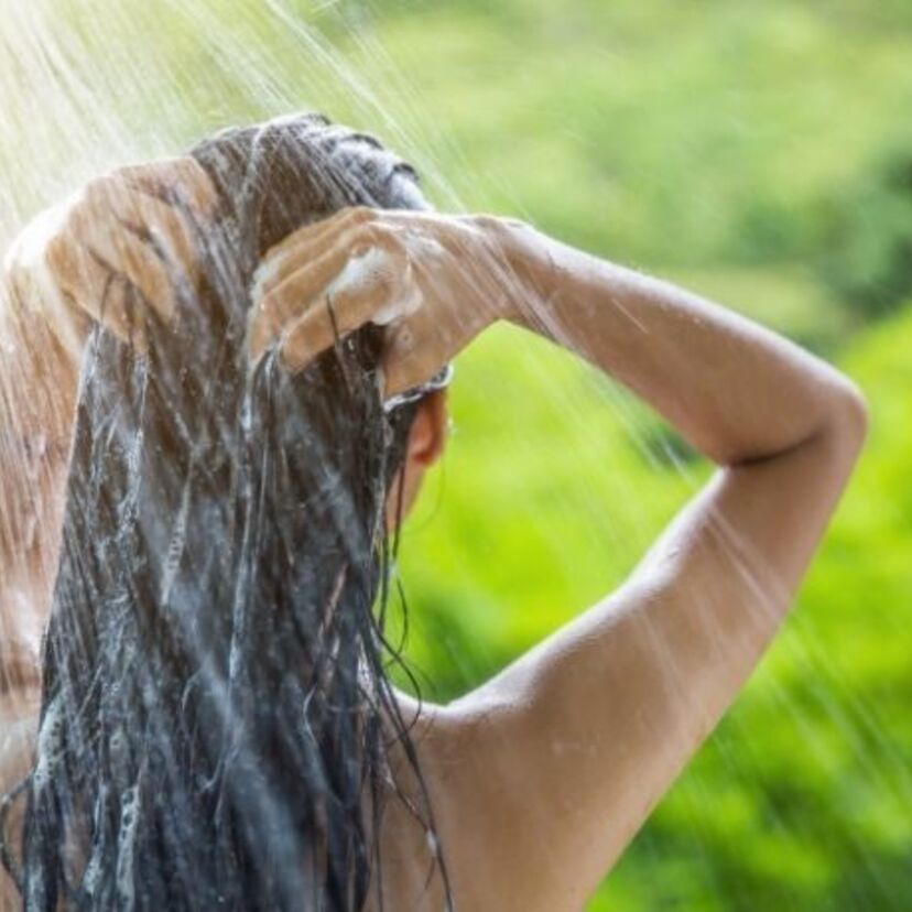 Os 10 melhores shampoos veganos em 2022: Urtekram, Inoar, Lola Cosmetics e mais!