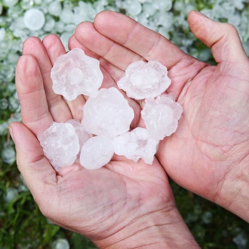 O que significa sonhar com granizo? Chuva, temporal, pedras e mais!