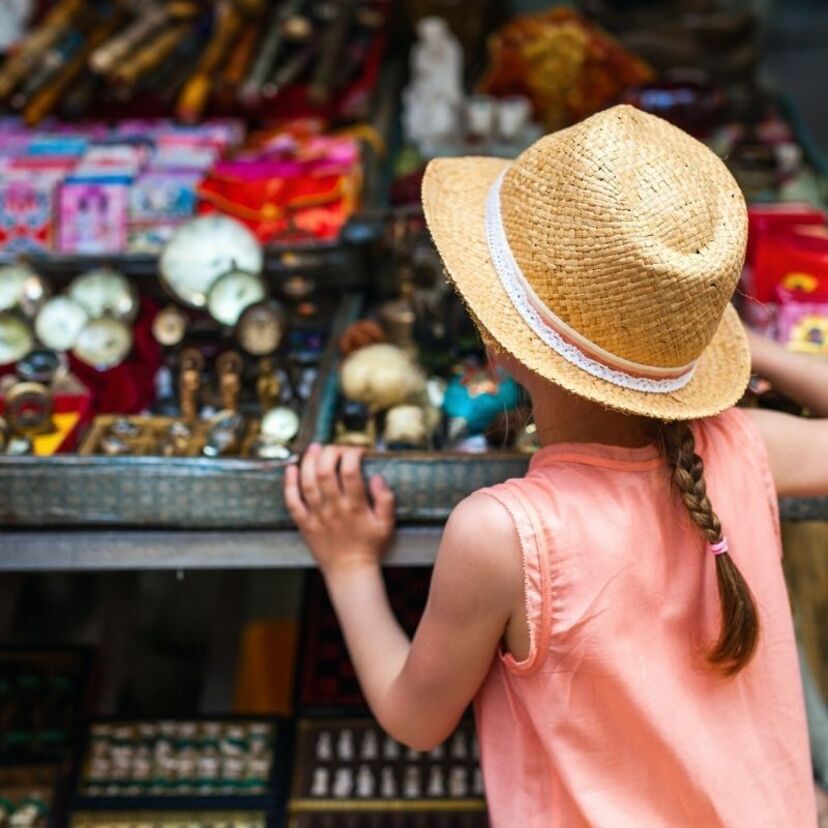 O que significa sonhar com brechó? De roupas, sapatos, objetos e mais!