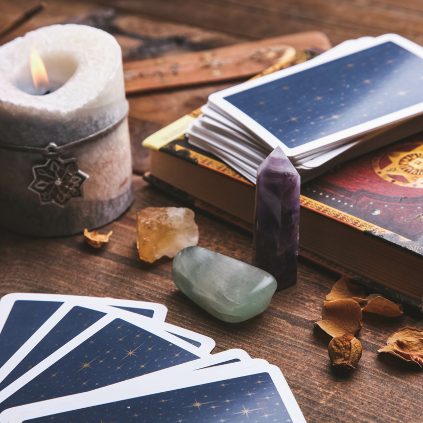 O que significa a carta 11? Tarot, baralho cigano e suas combinações!