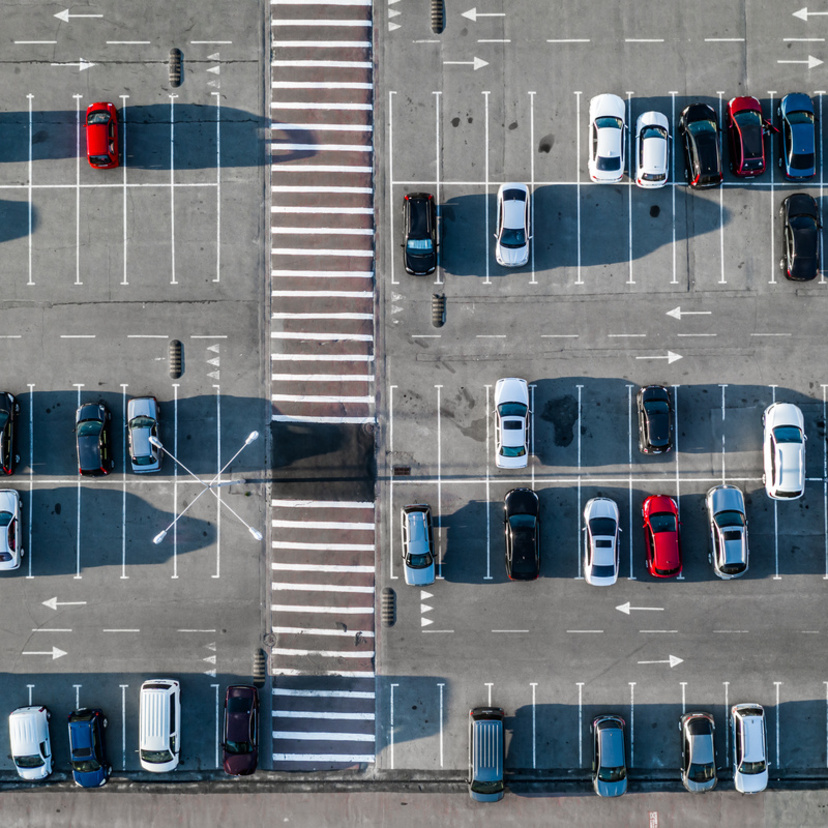 O que significa sonhar com estacionamento? Lotado, vazio e mais!