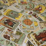 6 de Copas no Tarot: significado, história, amor, trabalho e mais!