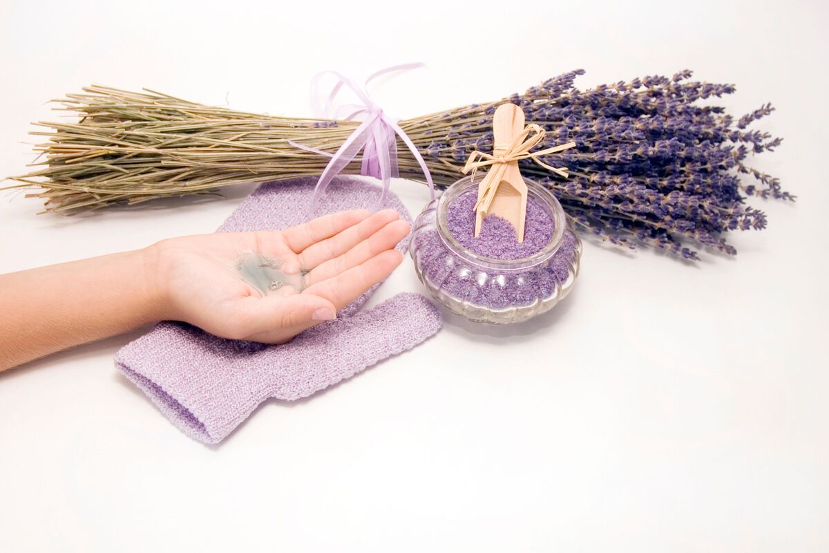 Lavanda e ingredientes para banho.