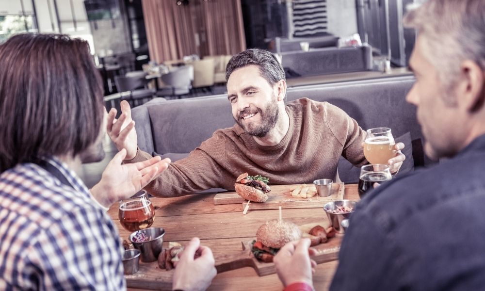 pessoas reunidas