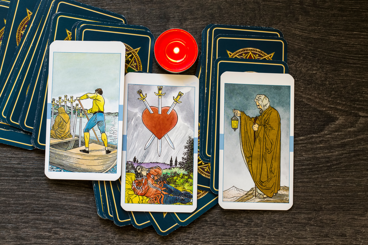 Cartas de tarot viradas..