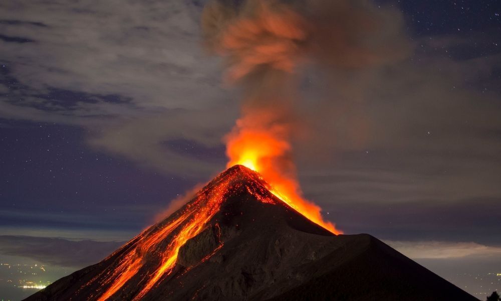 vulcão em erupção