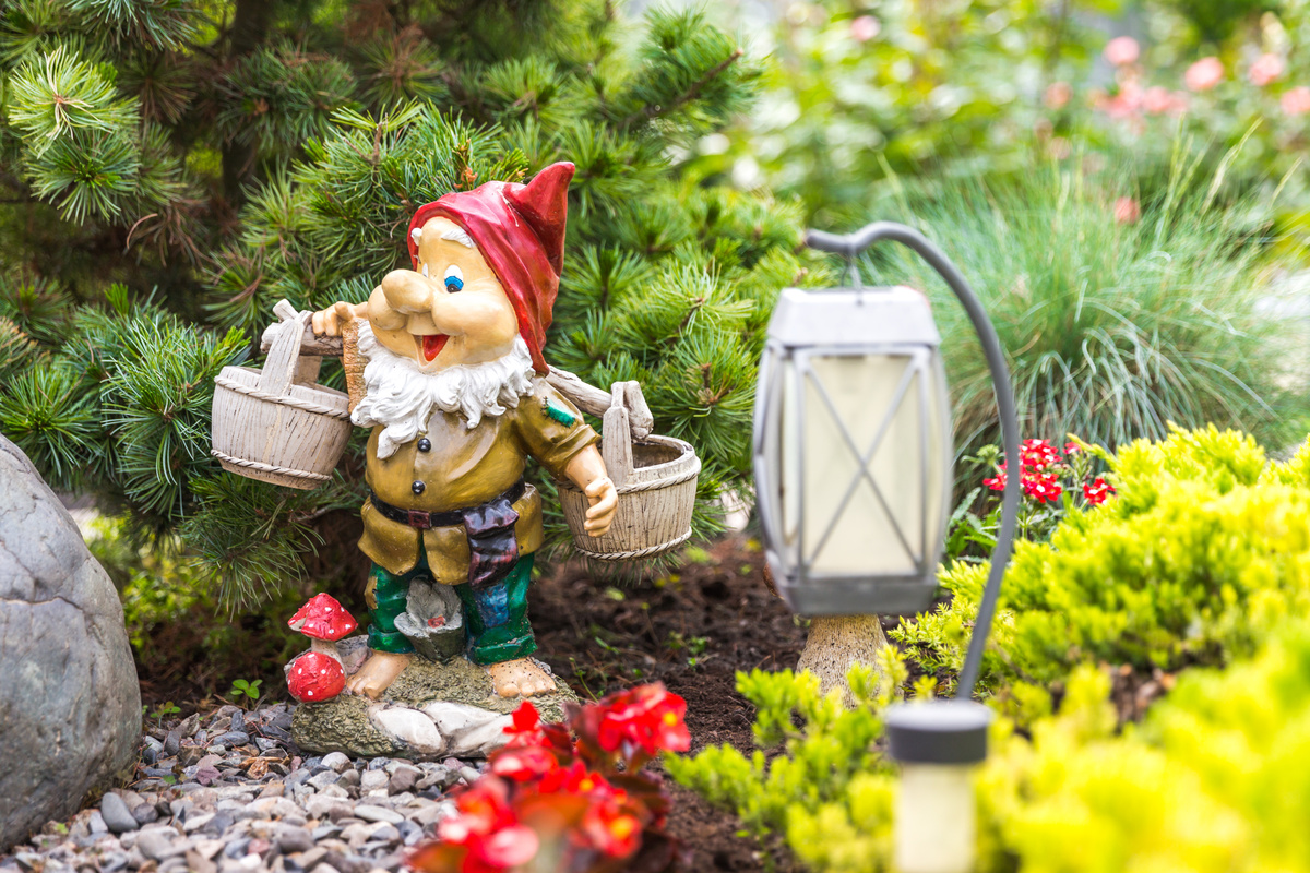 Anão de jardim personagem da animação Branca de Neve.