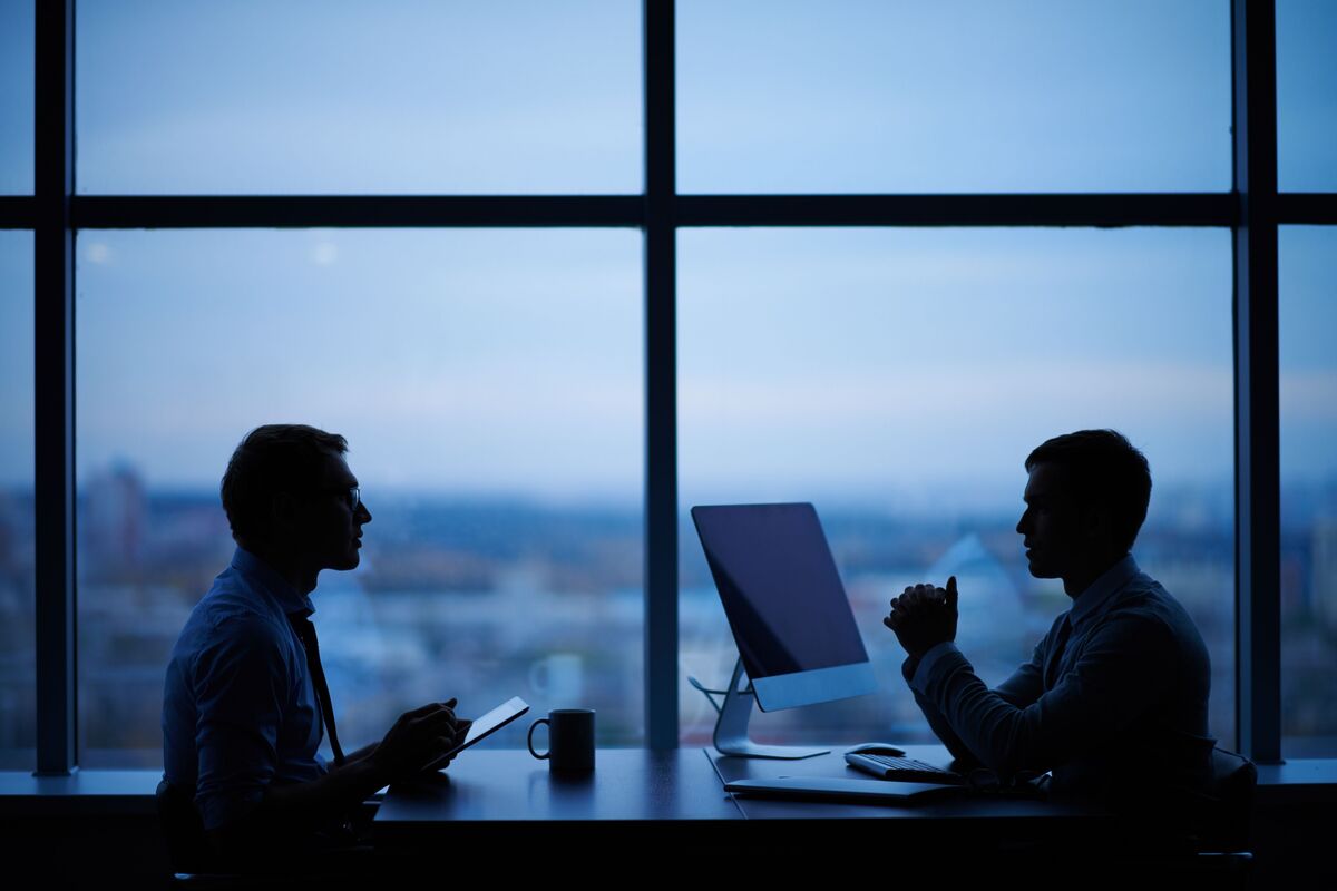 Reunião entre colegas de trabalho.