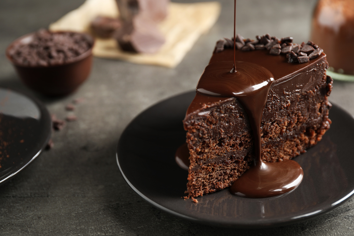 Pedaço de bolo de chocolate.