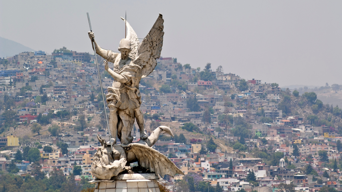 Arcanjo Michael na cidade do México.