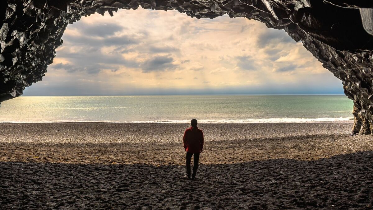 Caverna na praia.