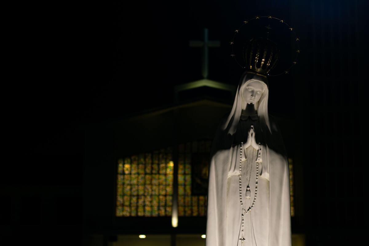 Imagem de Nossa Senhora.