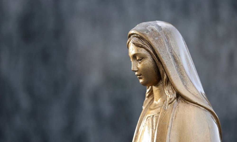 Estátua de Nossa Senhora.