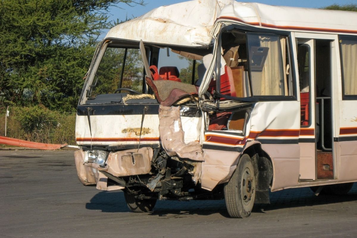 Ônibus quebrado.