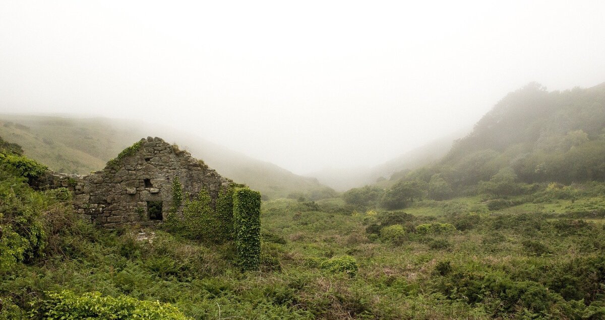 Casa antiga demolida.