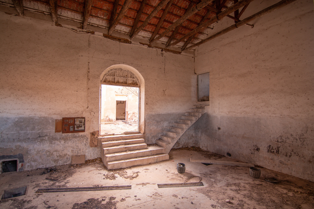 Casa abandonada vazia