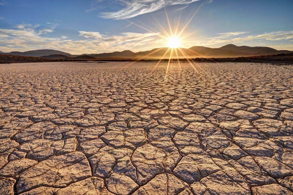 Nascer do sol no deserto