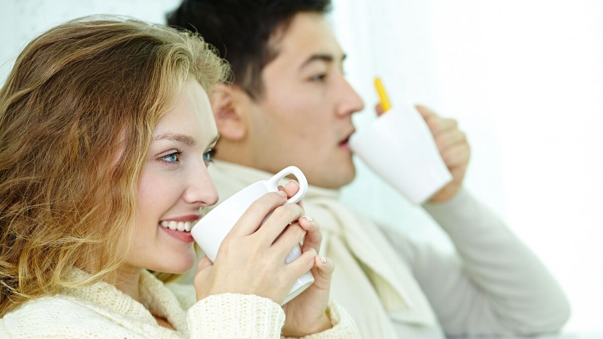 Pessoas tomando chá.