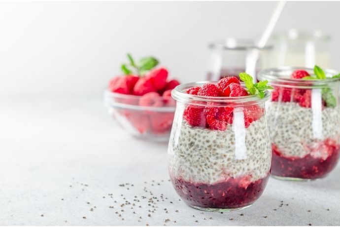 Pudim de chia com frutas vermelhas