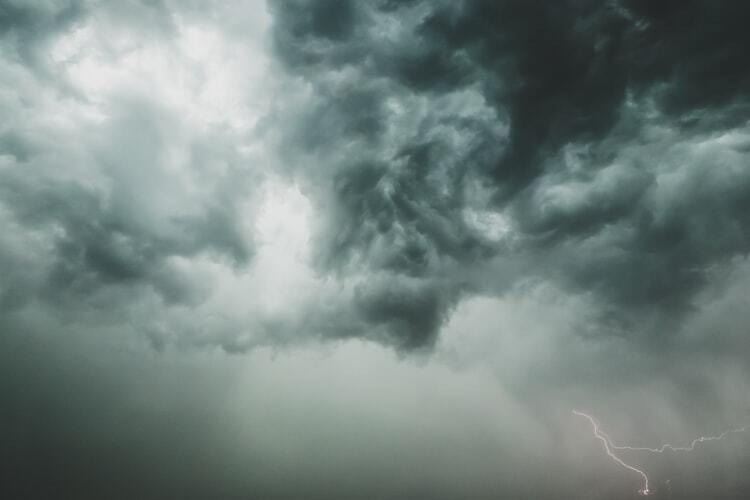 Céu nublado com nuvens de chuva