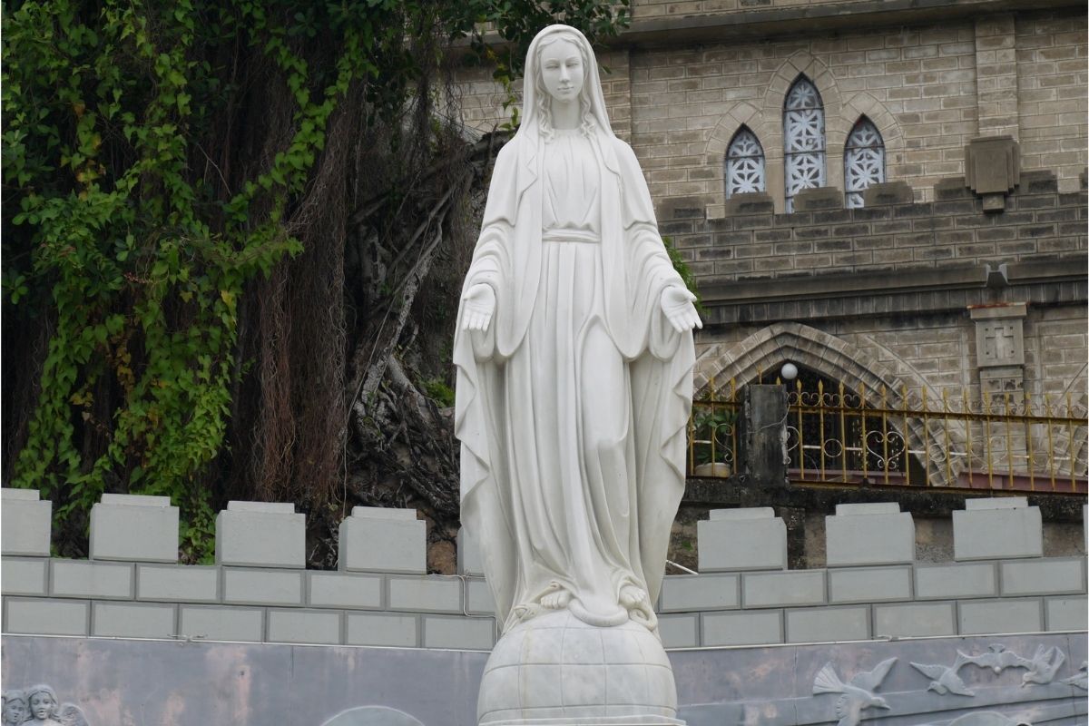 Estátua de Santa Maria Madalena