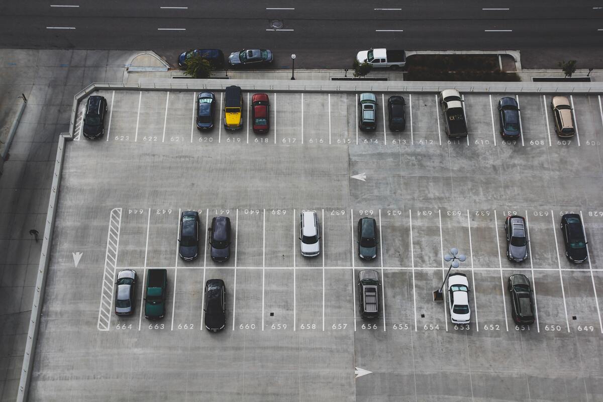 Estacionamento aberto