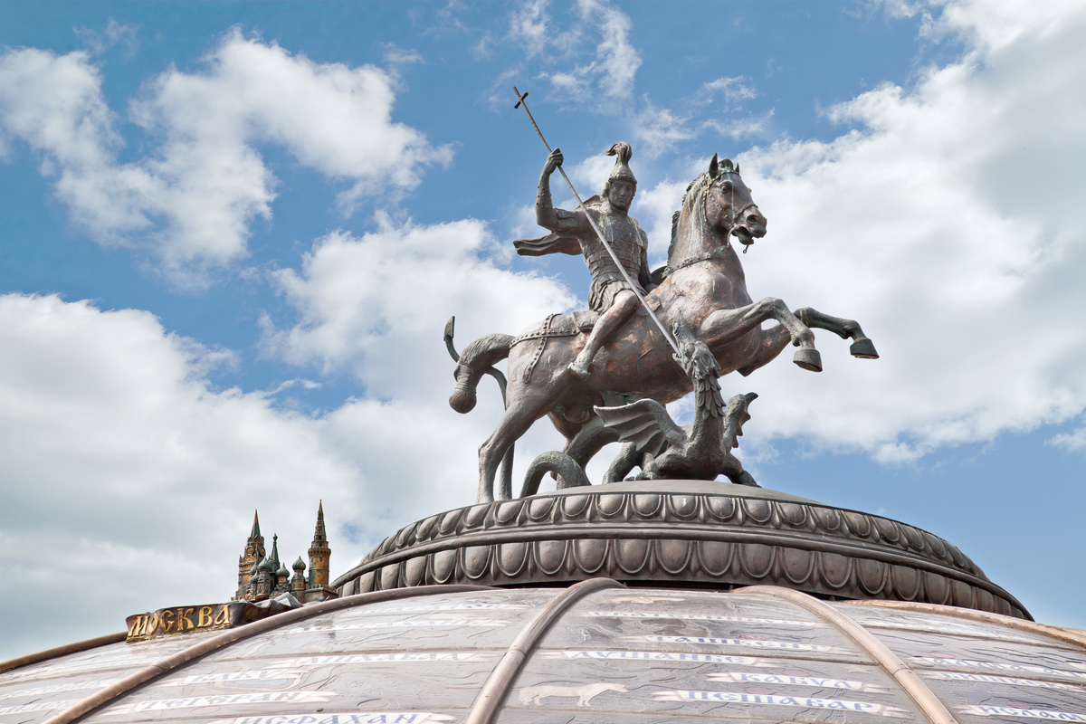 Monumento para Ogum como São Jorge