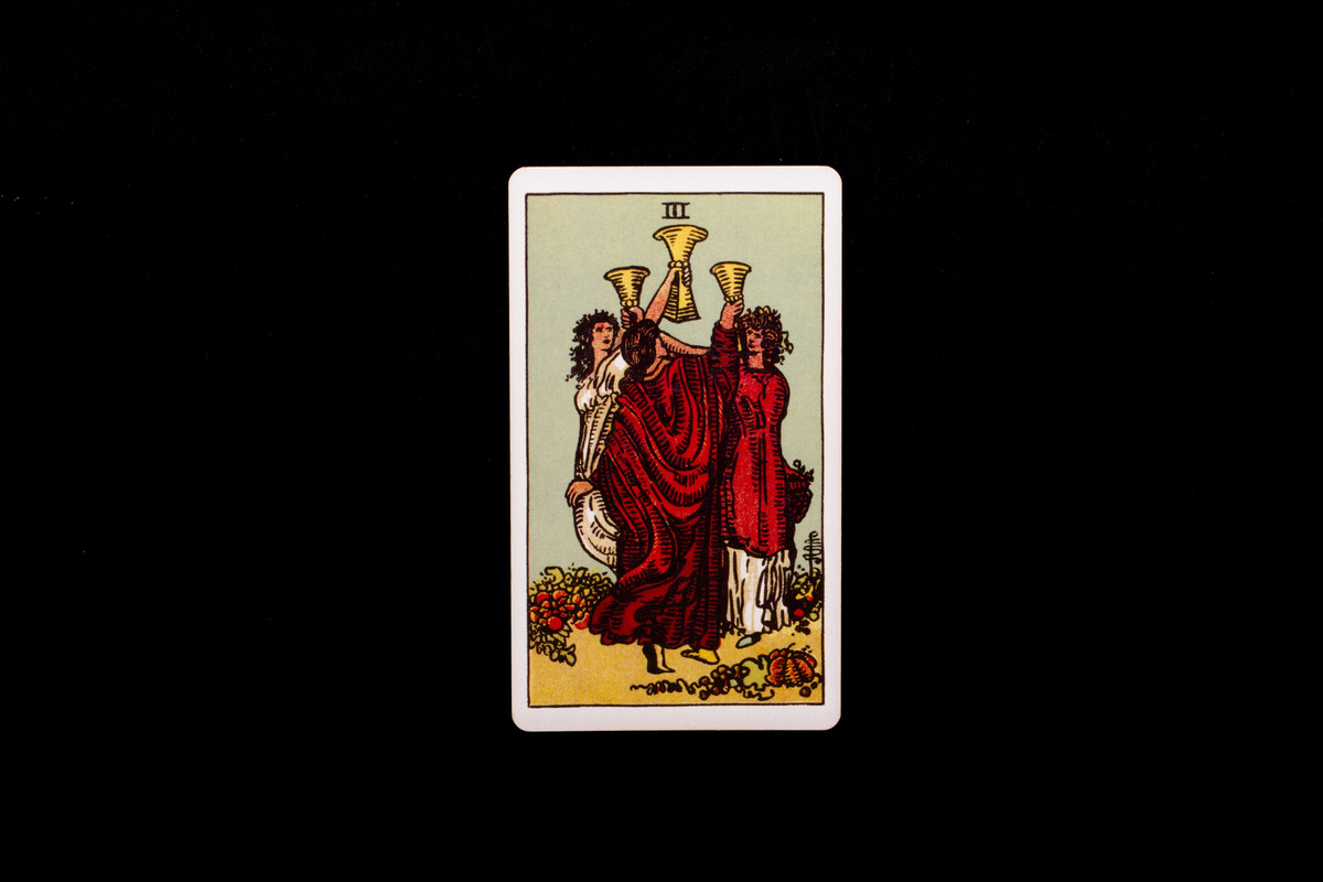 Imagem da carta do tarot 3 de copas