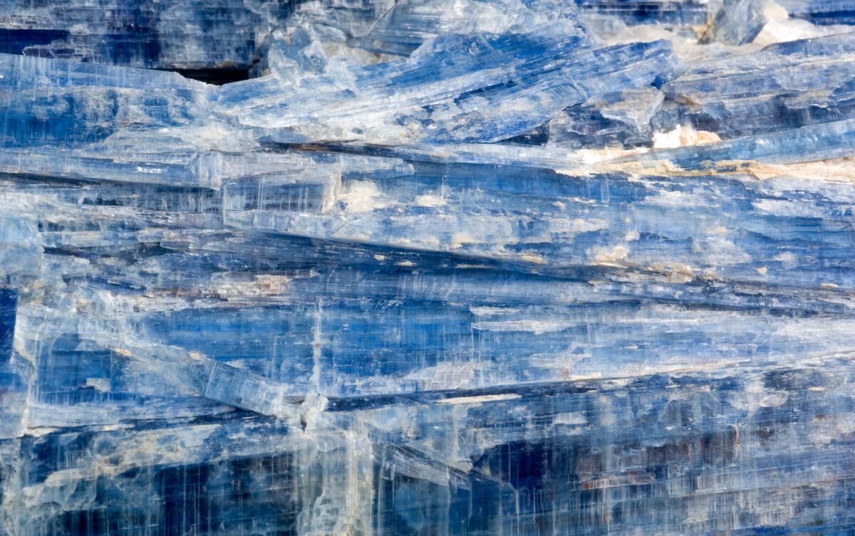 Pedra Cianita Azul bruta.