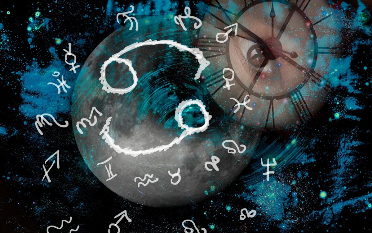 Símbolo do signo de Câncer em meio a símbolos de outros signos do zodíaco.