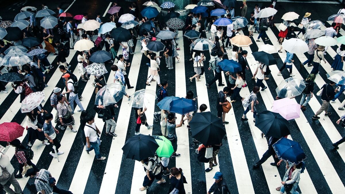 Pessoas na rua.