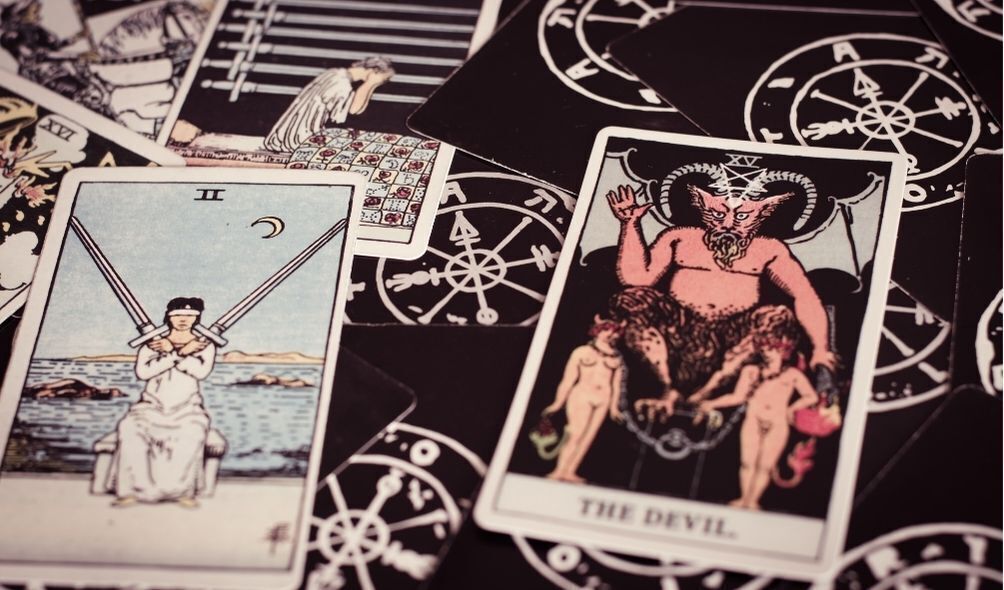 Cartas de tarot, com foco na carta O Diabo