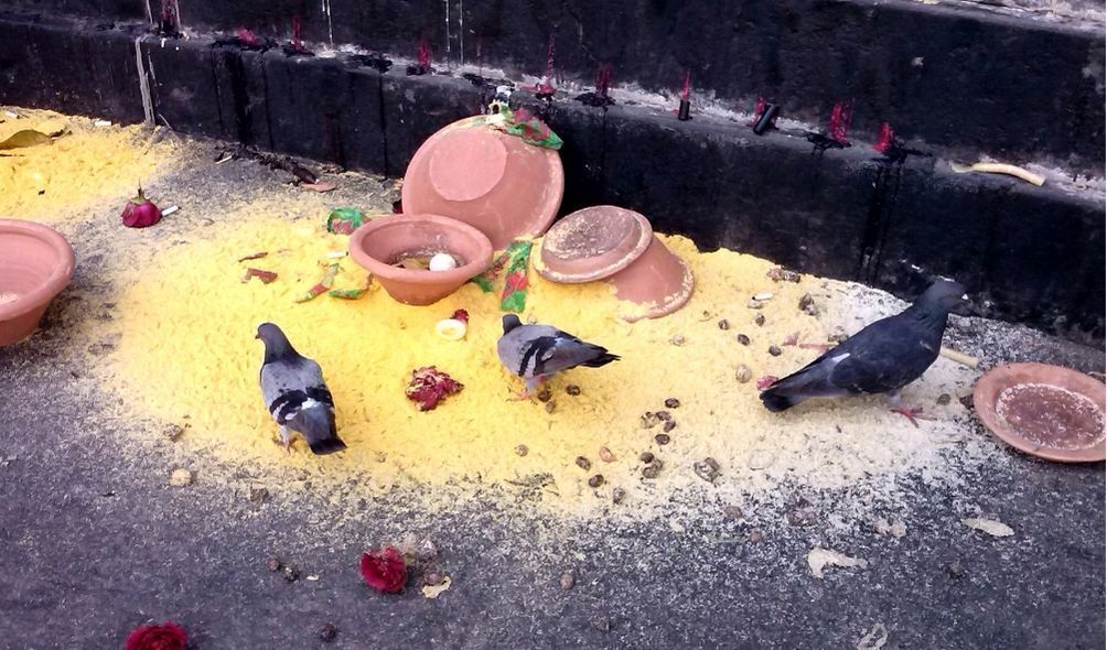 Imagem de macumba na rua